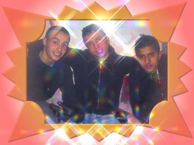My CoUsIn YoUsSeF wItH hEr FrIeNdS